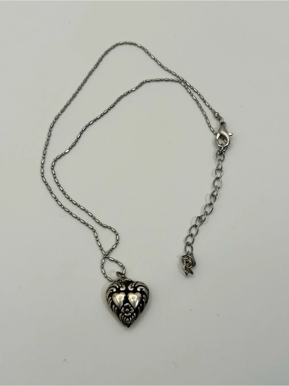 Vintage Ornate Heart Pendant Necklace - Silver-tone Petite Chain 18